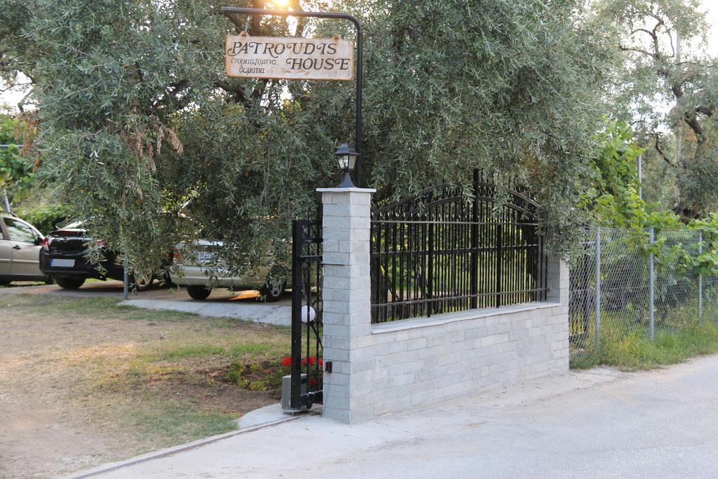 شقة Patroudis House Skala Rachoni  المظهر الخارجي الصورة